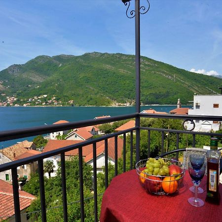 Apartments Okuka Tivat Buitenkant foto