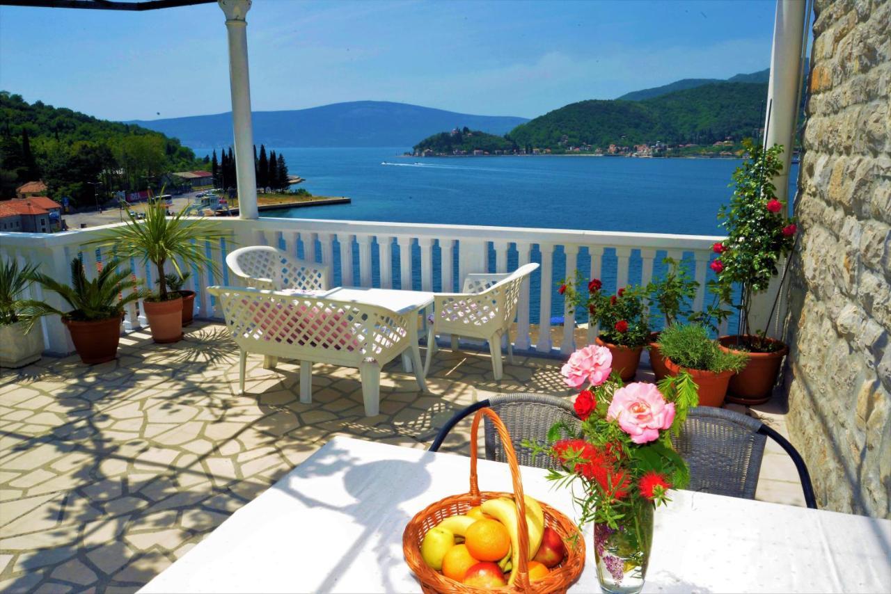 Apartments Okuka Tivat Buitenkant foto