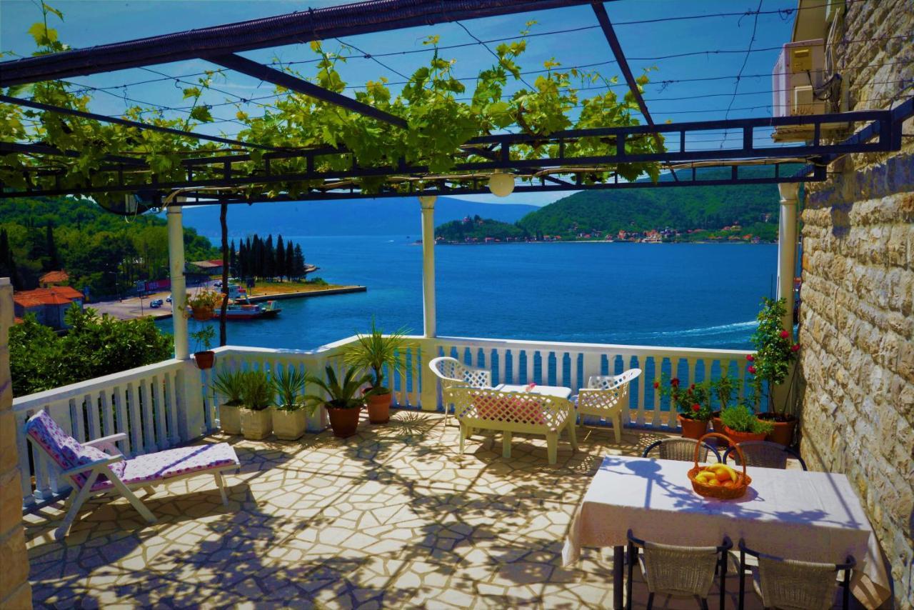 Apartments Okuka Tivat Buitenkant foto