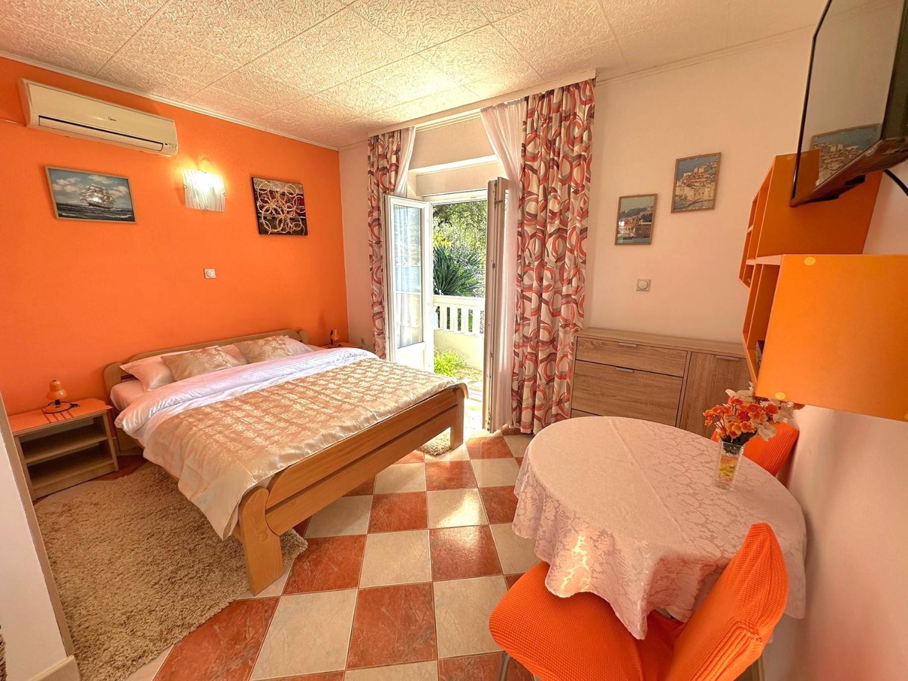 Apartments Okuka Tivat Buitenkant foto