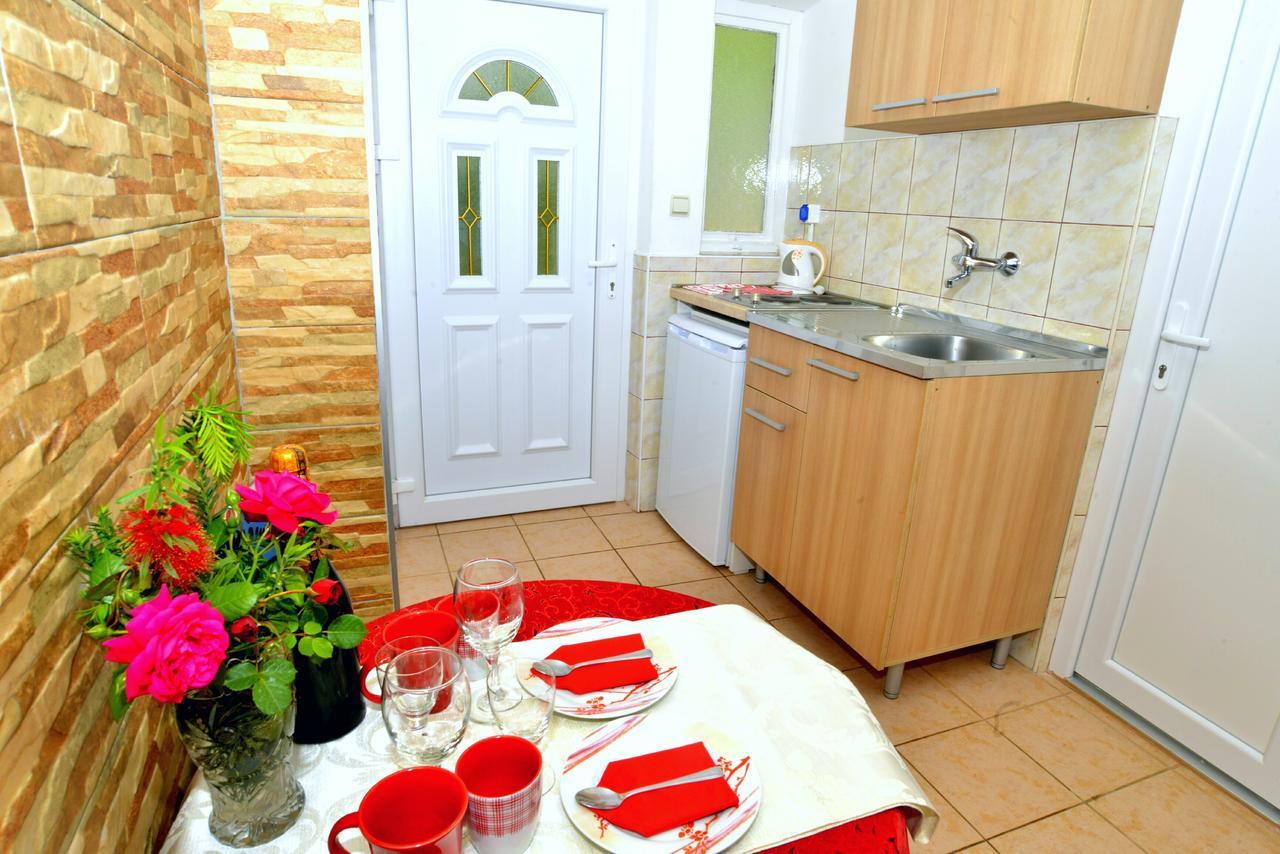 Apartments Okuka Tivat Buitenkant foto
